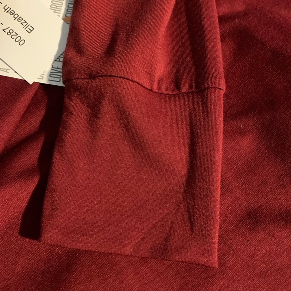 NEW LuLaRoe Elizabeth Women’s Top Sz XS - Picture 4 of 6